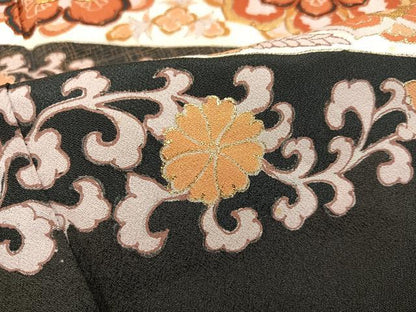 平和屋着物●豪華黒留袖　駒刺繍　花唐草文　金彩　正絹　逸品　AABB2960ph