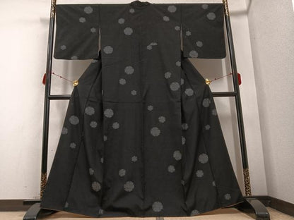 平和屋着物●結城紬 飛び亀甲柄 雪輪文様 黒地 正絹 逸品 AABB2965ph