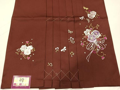 平和屋着物●行灯袴　刺繍　舞花文　金糸　洗える着物　未使用　AABB2983ph