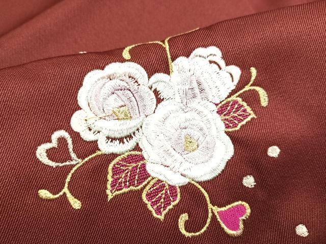 平和屋着物●行灯袴　刺繍　舞花文　金糸　洗える着物　未使用　AABB2983ph