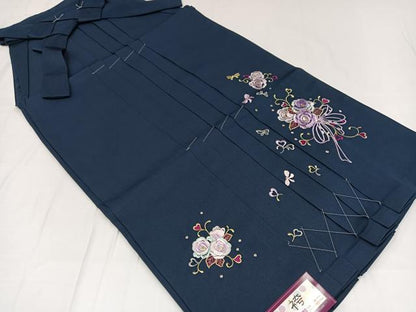 平和屋着物●行灯袴　刺繍　舞花文　金糸　洗える着物　未使用　AABB2986ph