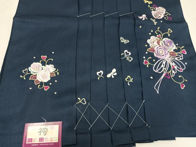 平和屋着物●行灯袴　刺繍　舞花文　金糸　洗える着物　未使用　AABB2993ph