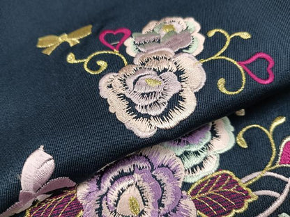 平和屋着物●行灯袴　刺繍　舞花文　金糸　洗える着物　未使用　AABB2993ph