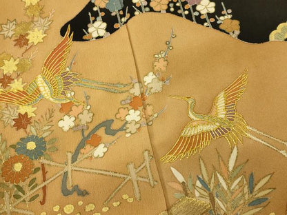 平和屋着物■豪華黒留袖　駒刺繍　飛鶴枝花文　暈し染め　金彩　正絹　逸品　AABB3122fw
