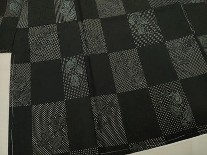 平和屋着物●小振袖 二尺袖 市松花文 黒地 洗える着物 未使用 AABB3223ck