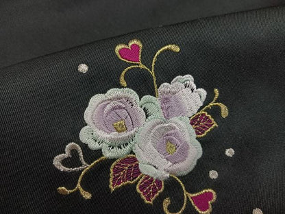 平和屋着物●行灯袴　刺繍　舞花文　黒地　金糸　洗える着物　未使用　AABB3610ph