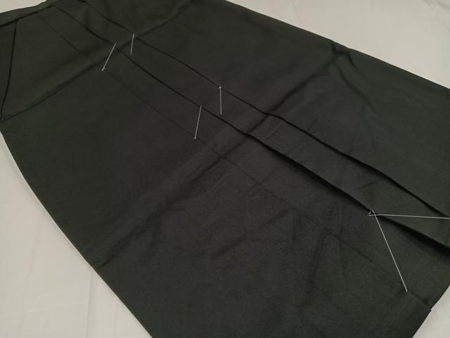 平和屋着物●行灯袴　刺繍　舞花文　黒地　金糸　洗える着物　未使用　AABB3610ph