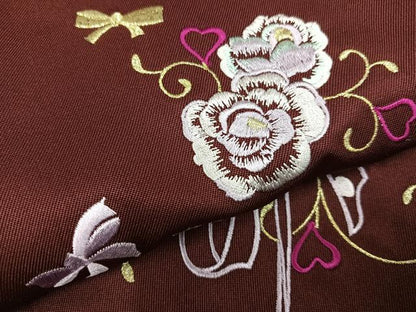 平和屋着物●行灯袴　刺繍　舞花文　金糸　洗える着物　未使用　AABB3613ph