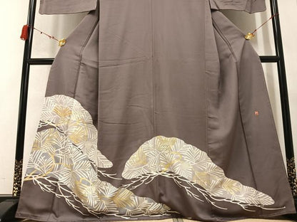 平和屋着物●豪華色留袖　友禅　作家物　駒刺繍　松文　金彩　正絹　逸品　未使用　AABB3680ph