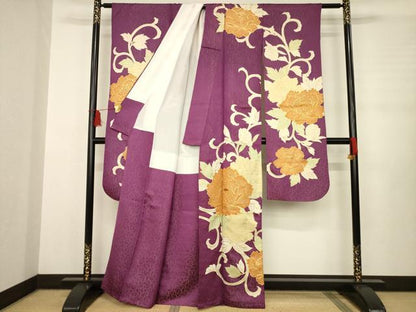 平和屋着物●豪華振袖 駒刺繍 花唐草文 金彩 金通し地 正絹 逸品 AABB3809ck