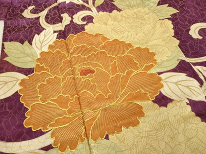 平和屋着物●豪華振袖 駒刺繍 花唐草文 金彩 金通し地 正絹 逸品 AABB3809ck