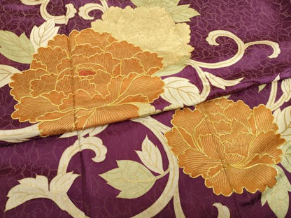 平和屋着物●豪華振袖 駒刺繍 花唐草文 金彩 金通し地 正絹 逸品 AABB3809ck