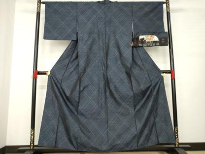 平和屋着物●本場大島紬　格子花文　証紙付き　正絹　逸品　AABB3819ck