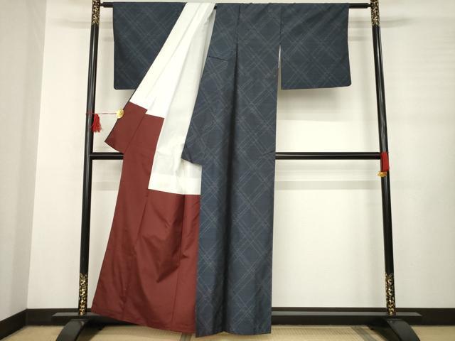 平和屋着物●本場大島紬　格子花文　証紙付き　正絹　逸品　AABB3819ck