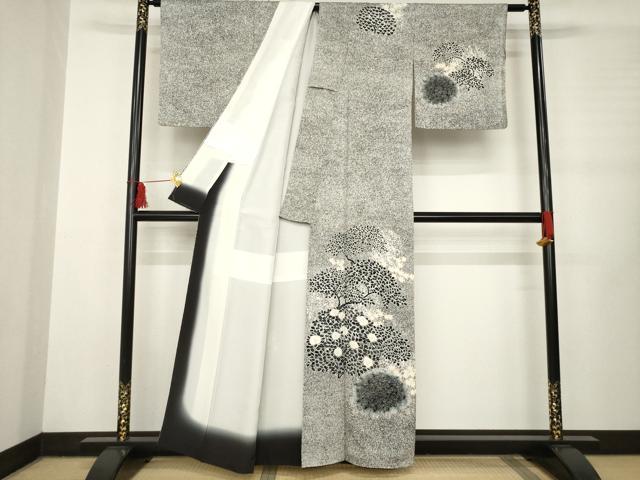 平和屋着物●訪問着　椿　楓　笹　黒地　金彩　正絹　逸品　AABB3868ck
