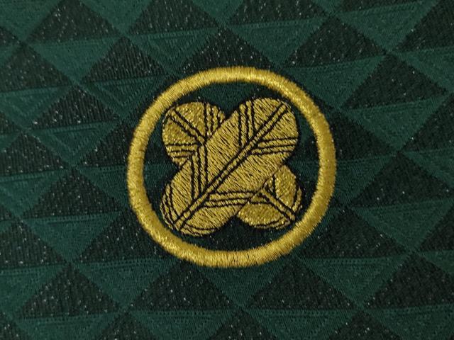 平和屋着物●男性　色紋付・羽織・行灯袴セット　鱗文様　銀通し地　キングサイズ　AABB4437ck 平和屋着物○男性 色紋付・羽織・行灯袴セット 鱗文様 銀通し地