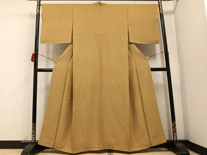 平和屋着物●上質な色無地 紋意匠 黄土色 鈴乃屋扱い 正絹 逸品 未使用 AABB5111ph