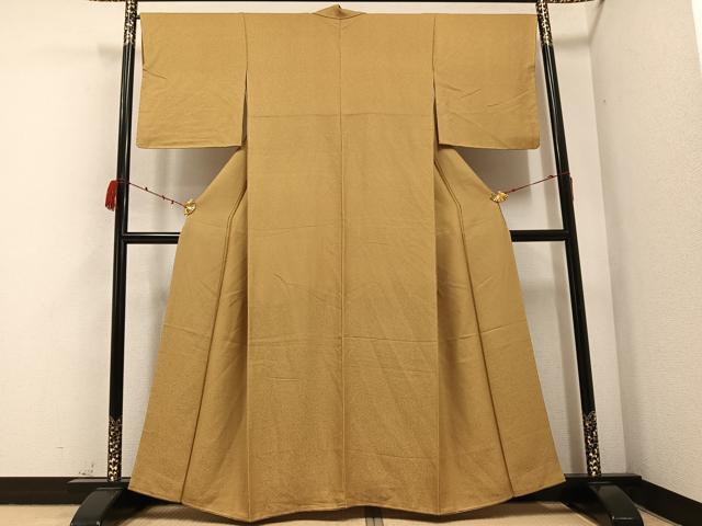 平和屋着物●上質な色無地 紋意匠 黄土色 鈴乃屋扱い 正絹 逸品 未使用 AABB5111ph