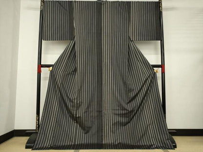平和屋着物●本場大島紬 縞 黒地 ロング丈 正絹 逸品 AABB5448ck