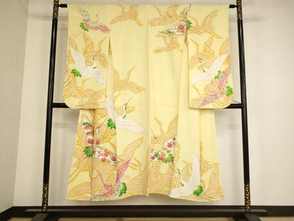 平和屋着物∵女の子 十三参り 子供 祝着 駒刺繍 飛鶴文 金彩 正絹 逸品 AABB5623ja