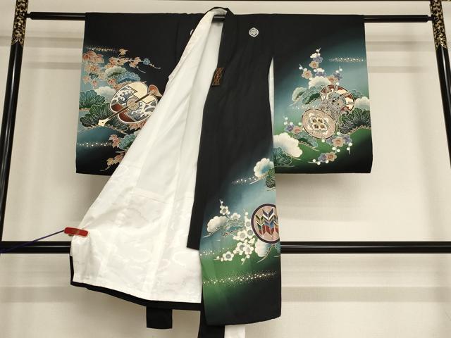 平和屋着物[]お宮参り　男の子　祝着　産着　初着　のしめ　兜　吉祥草花文　暈し染め　金彩　逸品　AABB5778ja