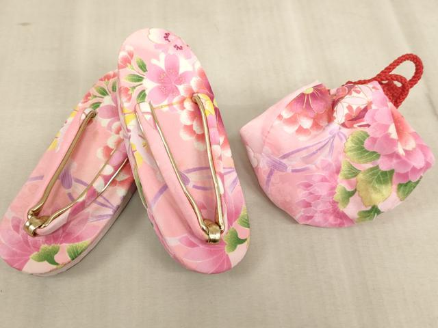 平和屋着物[]七五三　女の子　３歳　祝着　三つ身　長襦袢(単衣)・被布・小物セット　花手毬文　暈し染め　金彩　未使用　AABB5789ja