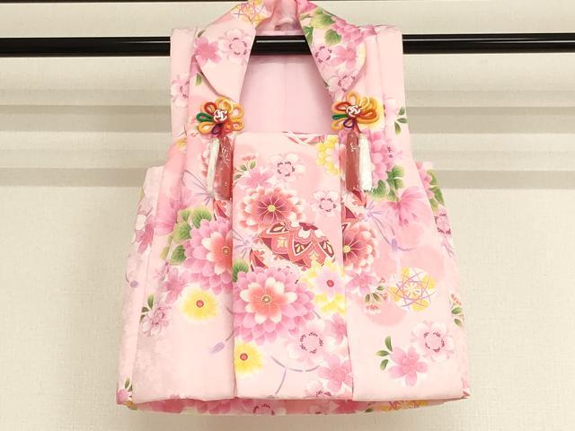平和屋着物[]七五三　女の子　３歳　祝着　三つ身　長襦袢(単衣)・被布・小物セット　花手毬文　暈し染め　金彩　未使用　AABB5790ja