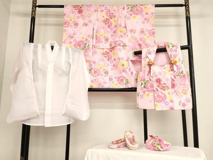 平和屋着物[]七五三　女の子　３歳　祝着　三つ身　長襦袢(単衣)・被布・小物セット　花手毬文　暈し染め　金彩　未使用　AABB5791ja