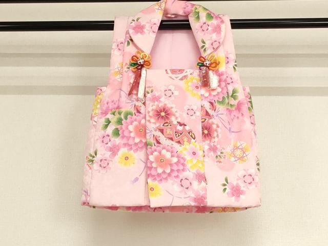 平和屋着物[]七五三　女の子　３歳　祝着　三つ身　長襦袢(単衣)・被布・小物セット　花手毬文　暈し染め　金彩　未使用　AABB5791ja