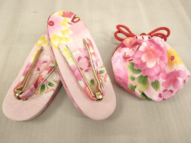 平和屋着物[]七五三　女の子　３歳　祝着　三つ身　長襦袢(単衣)・被布・小物セット　花手毬文　暈し染め　金彩　未使用　AABB5791ja