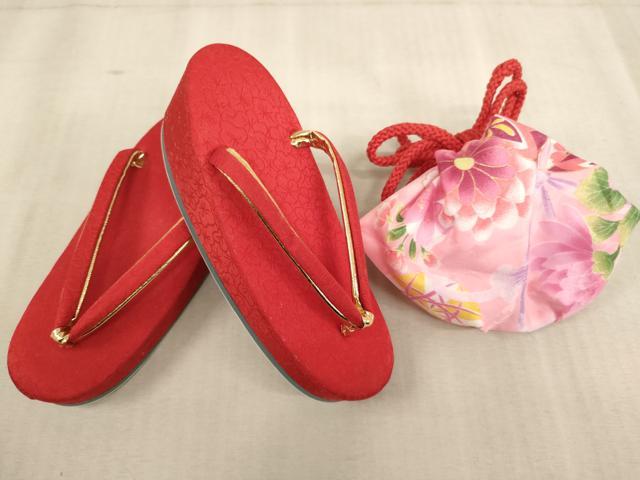 平和屋着物[]七五三　女の子　３歳　祝着　三つ身　長襦袢(単衣)・被布・小物セット　花手毬文　暈し染め　金彩　未使用　AABB5792ja