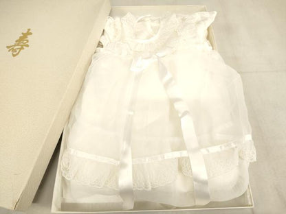 平和屋本店[]お宮参り　女の子　ベビードレス　帽子　スタイ3点セット　レース　50cmサイズ　箱付き　AABB5814ja