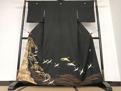 平和屋着物●皇室献上作家 北出与三郎 黒留袖 立波飛鶴松文 金彩 正絹 逸品 AABB6440zg