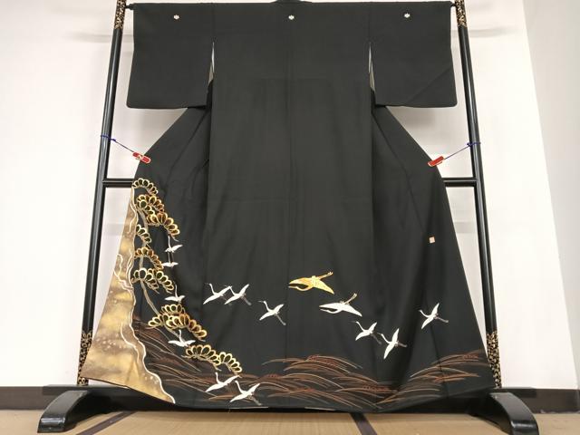 平和屋着物●皇室献上作家 北出与三郎 黒留袖 立波飛鶴松文 金彩 正絹 逸品 AABB6440zg