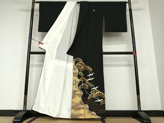 平和屋着物●皇室献上作家 北出与三郎 黒留袖 立波飛鶴松文 金彩 正絹 逸品 AABB6440zg