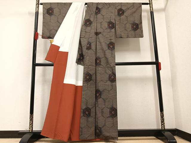 平和屋着物●本場大島紬　カタス7マルキ　亀甲花文　永長織物謹製　証紙付き　正絹　逸品　AABB7264ph