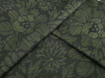 平和屋着物●本場大島紬 草花文 黒地 正絹 逸品 AABB7336ck