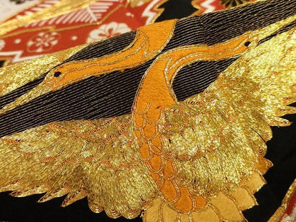 平和屋着物■豪華黒留袖　駒刺繍　松皮菱双鶴花文　金彩　正絹　逸品　AABB8047br