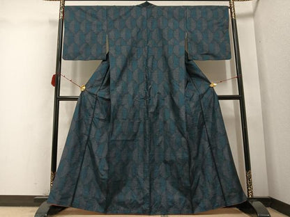 平和屋着物●本場大島紬 カタス7マルキ 幾何学文様 正絹 逸品 AABB8164ph