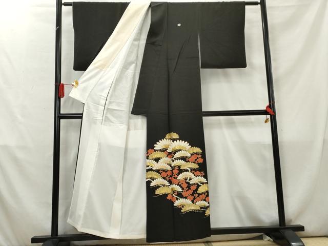 平和屋着物■豪華黒留袖　駒刺繍　梅松文　金彩　金糸　正絹　逸品　AABB8582cs