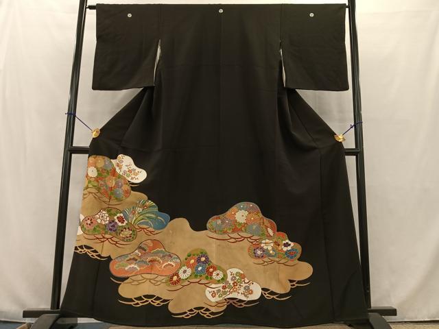 平和屋着物■豪華黒留袖　駒刺繍　枝花文　金彩　正絹　逸品　AABB9292oa
