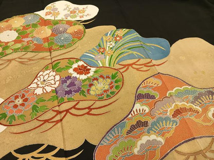 平和屋着物■豪華黒留袖　駒刺繍　枝花文　金彩　正絹　逸品　AABB9292oa