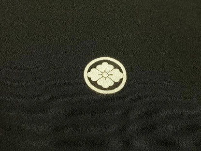 平和屋着物■豪華黒留袖　駒刺繍　草花文　金彩　正絹　逸品　AABB9319oa