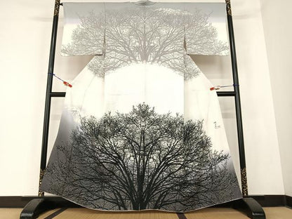 平和屋着物●日展作家　山本唯与志　レリーフ染　訪問着　遠山重ね樹林文　鈴乃屋扱い　正絹　逸品　AABC0021zg