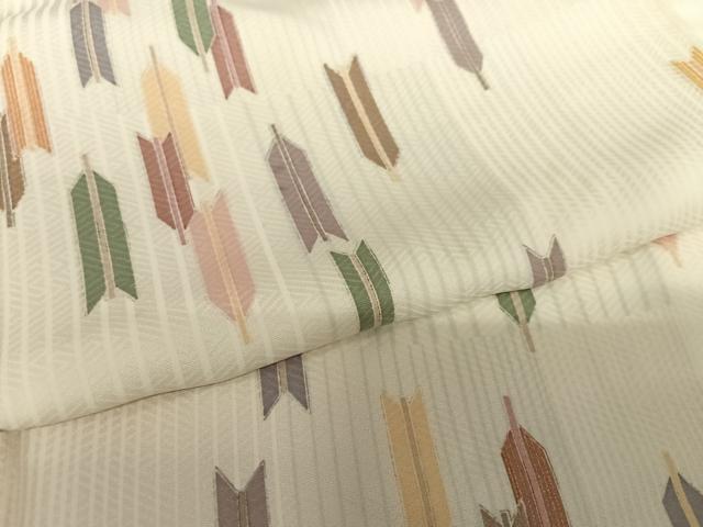 平和屋着物●上質な小紋 矢羽根文 金彩 正絹 逸品 AABC0237zg