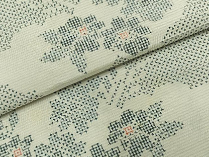 平和屋着物▽本場大島紬　単衣　白大島　7マルキ　雲取り草花文　正絹　逸品　AABC0396fy