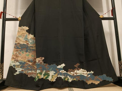 平和屋着物●豪華黒留袖 刺繍 浜松風景文 金彩 三越扱い 正絹 逸品 AABC1726ph