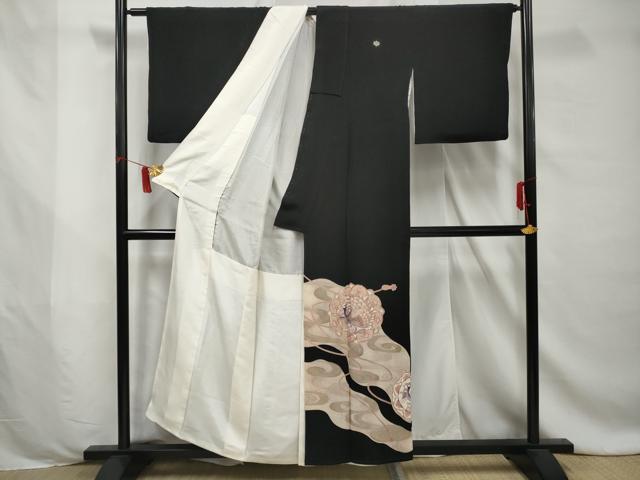 平和屋着物■豪華黒留袖　駒刺繍　孔雀花文　金彩　正絹　逸品　AABC2033gw
