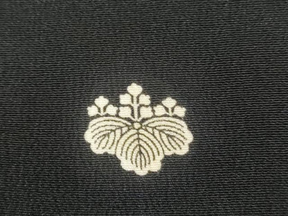 平和屋着物■豪華黒留袖　駒刺繍　孔雀花文　金彩　正絹　逸品　AABC2033gw