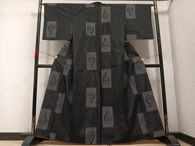 平和屋着物●本場大島紬　一元絣　地空　陶器文　正絹　逸品　AABC2548ph
